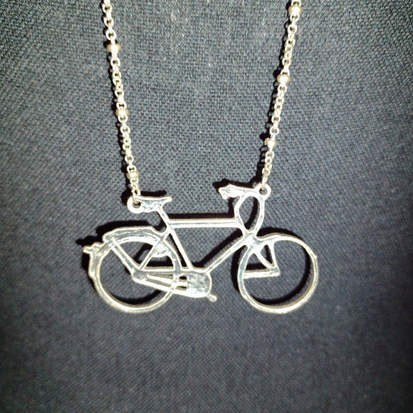 Bicycle necklace with lovely chain